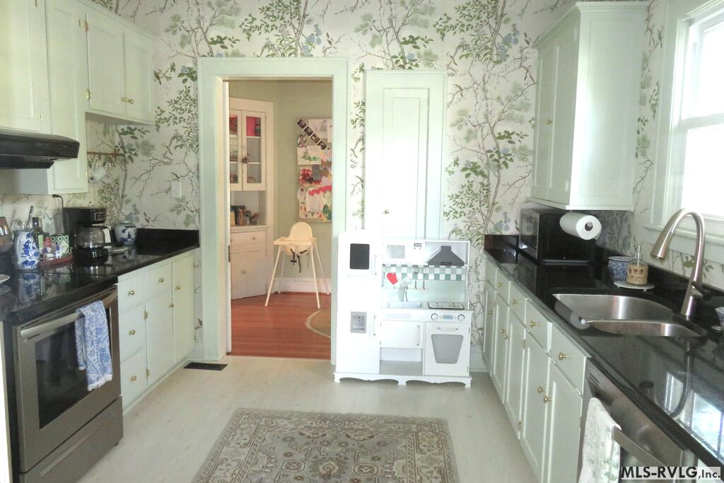 508 Roanoke Avenue Property Photo 10