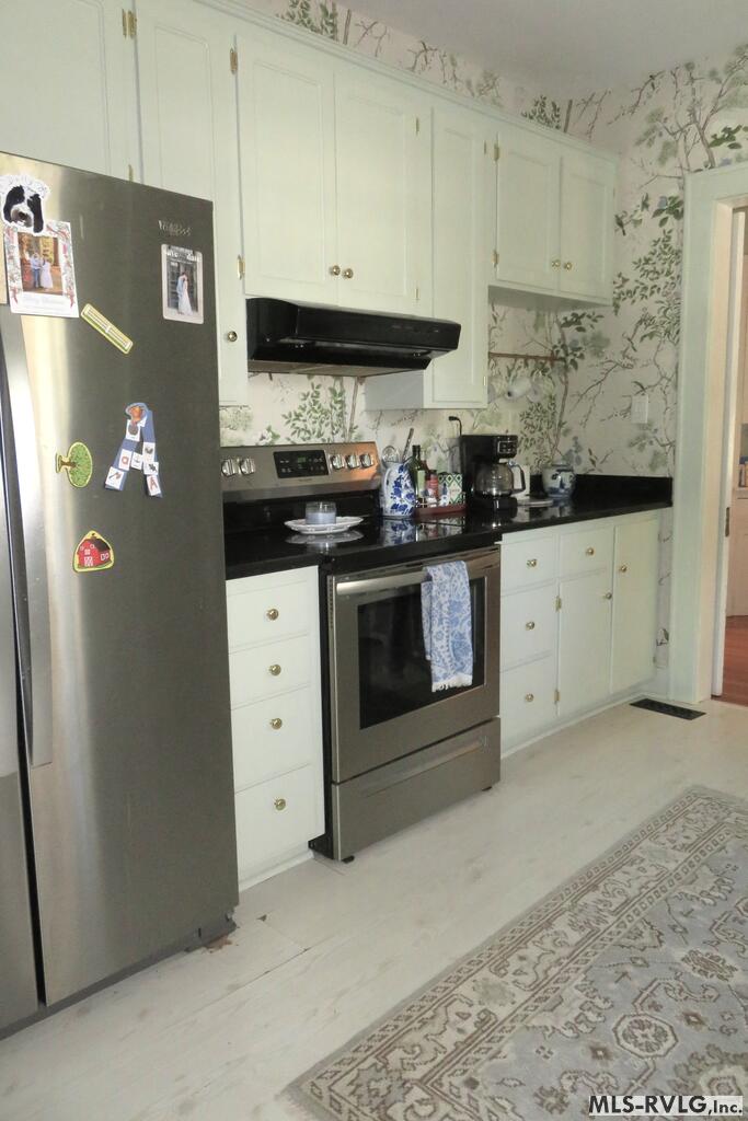 508 Roanoke Avenue Property Photo 11