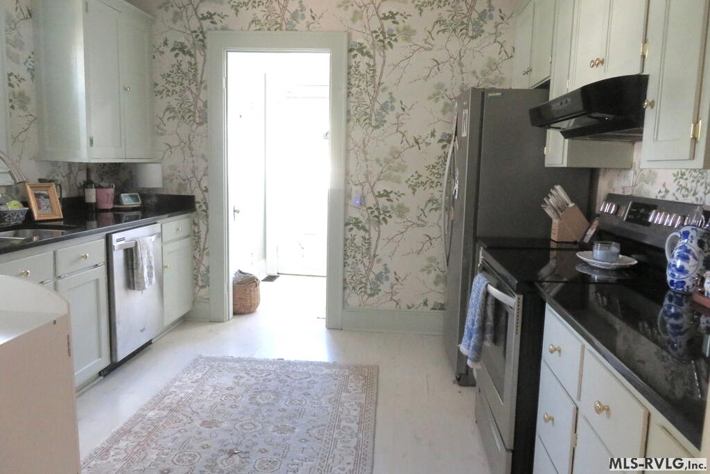 508 Roanoke Avenue Property Photo 13