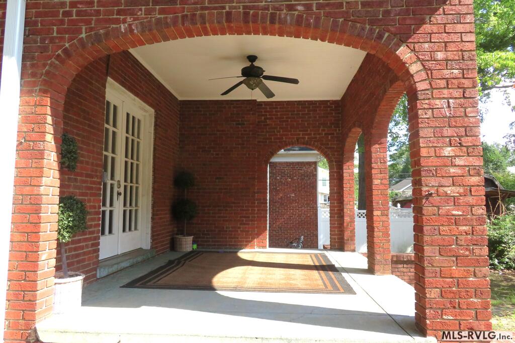 508 Roanoke Avenue Property Photo 33