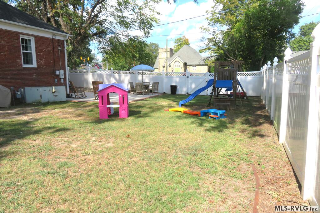 508 Roanoke Avenue Property Photo 37