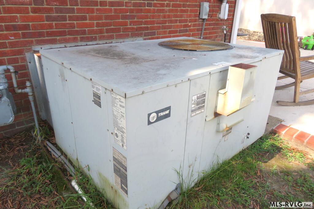 508 Roanoke Avenue Property Photo 39