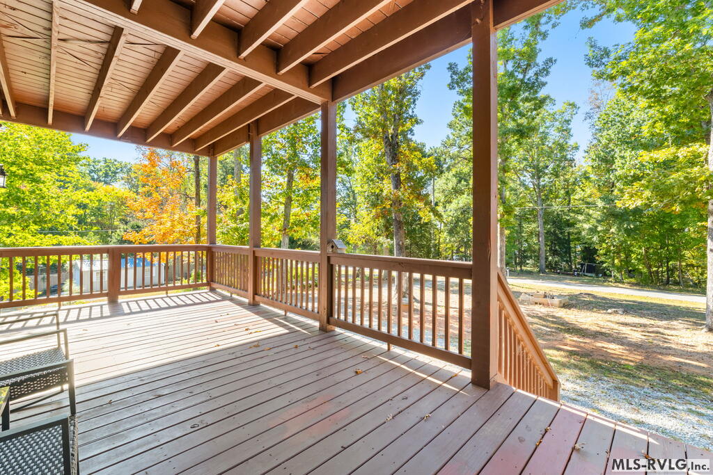 175 Redwood Property Photo 29