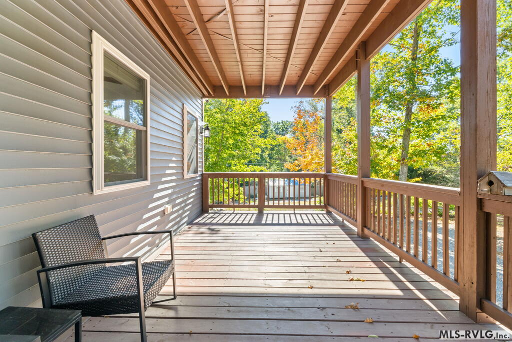 175 Redwood Property Photo 30