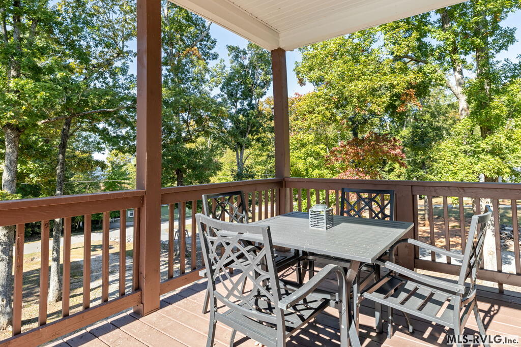 175 Redwood Property Photo 32