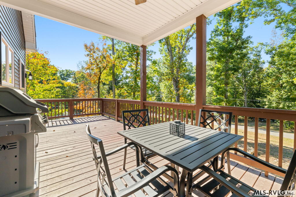 175 Redwood Property Photo 37