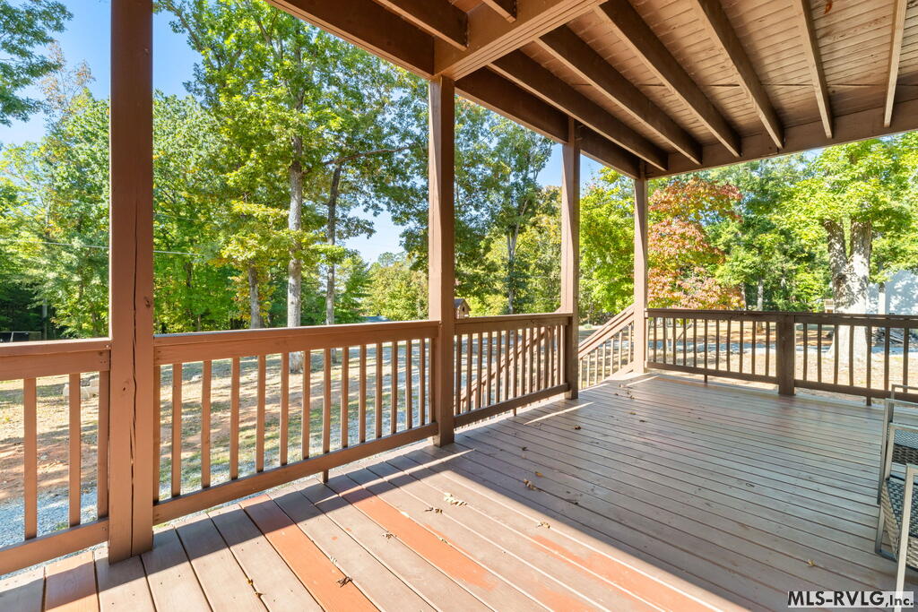 175 Redwood Property Photo 40