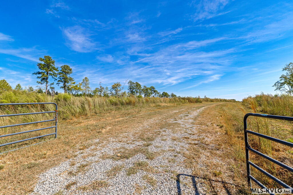 1318 Poor House Road Property Photo 3