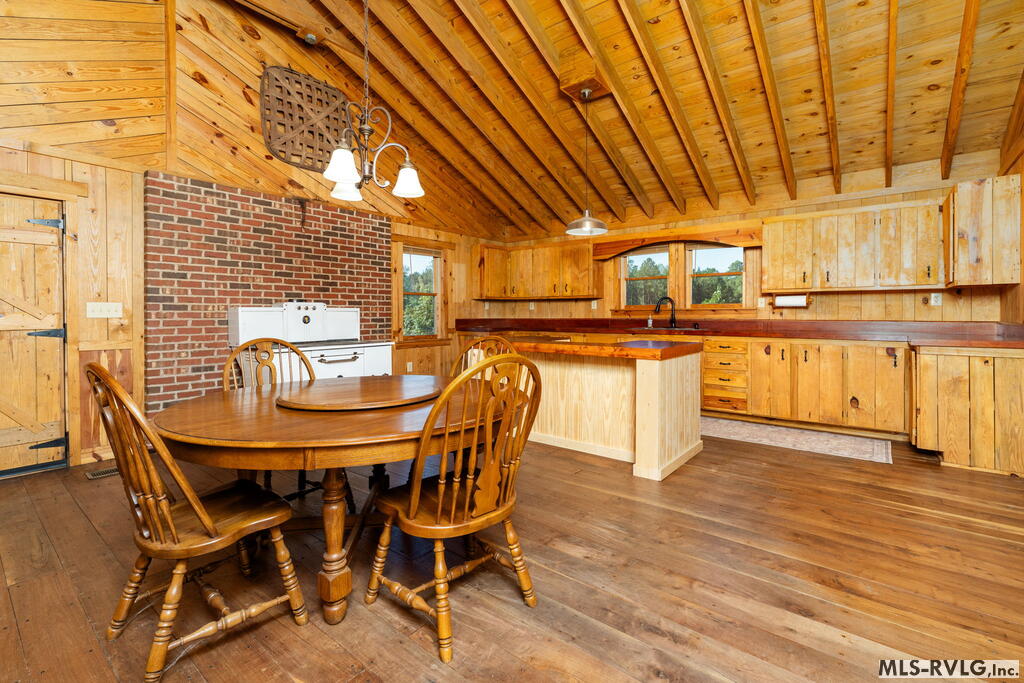 1318 Poor House Road Property Photo 9