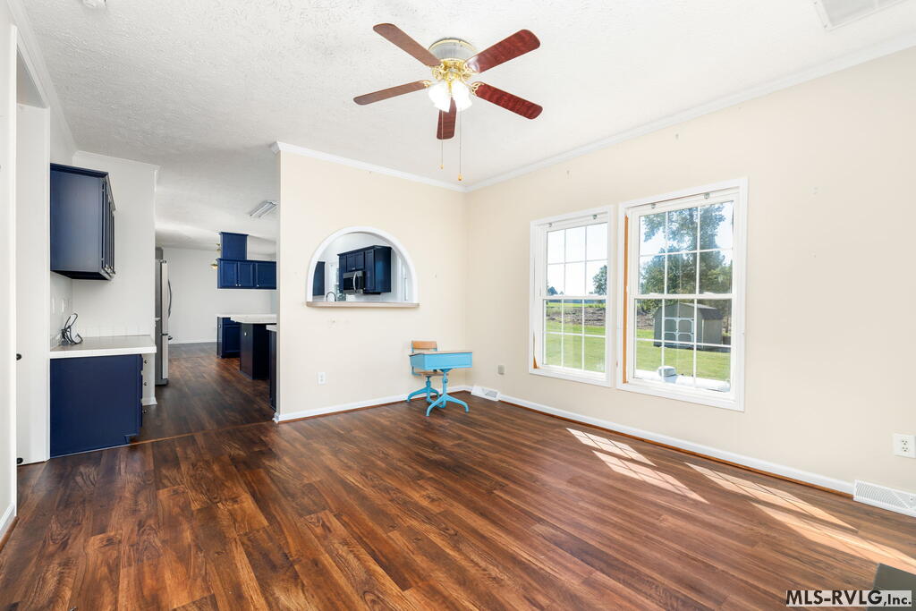 7038 Liberty Road Property Photo 9