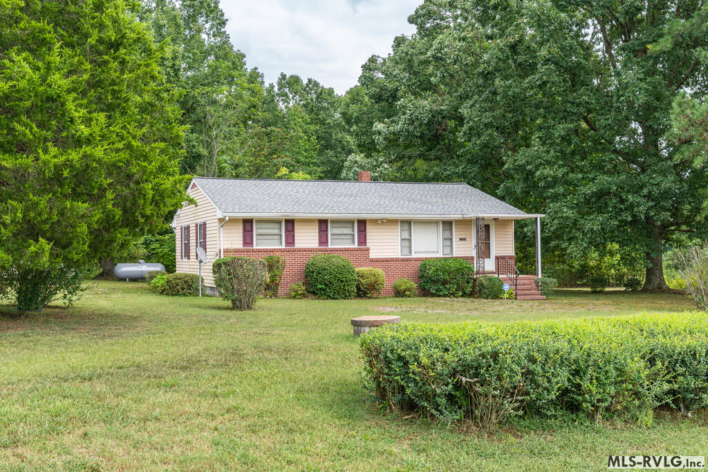 1388 Lewis Dr Property Photo 2