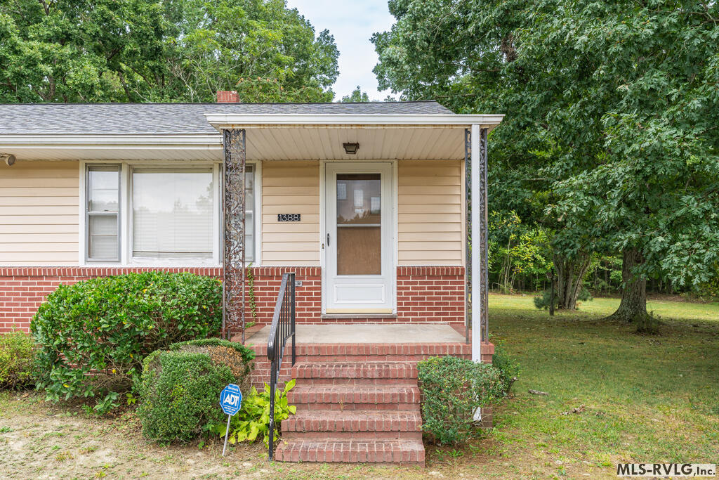 1388 Lewis Dr Property Photo 4