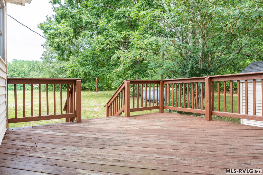 1388 Lewis Dr Property Photo 7