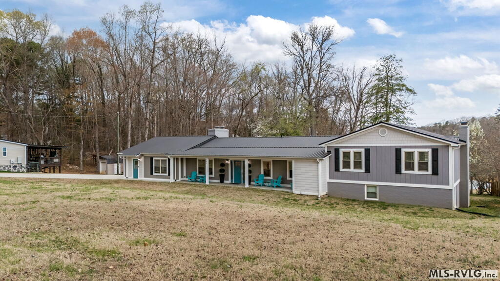 585 Bonanza Trail Property Photo 2
