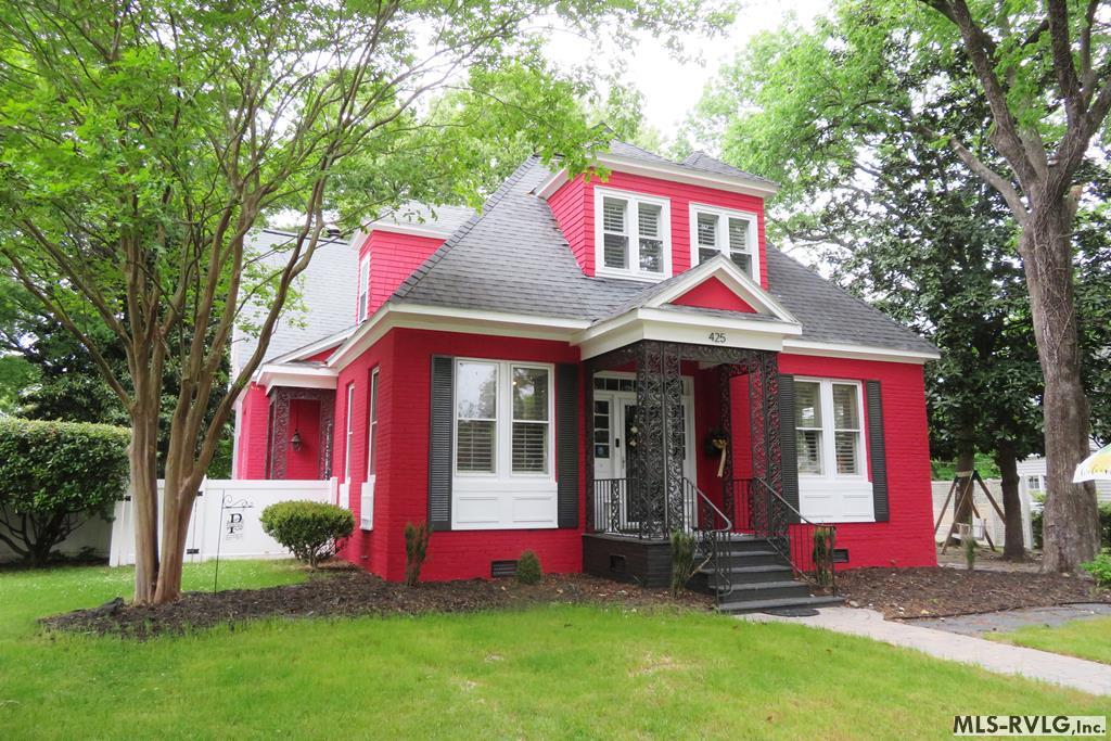 425 Roanoke Ave Property Photo 1