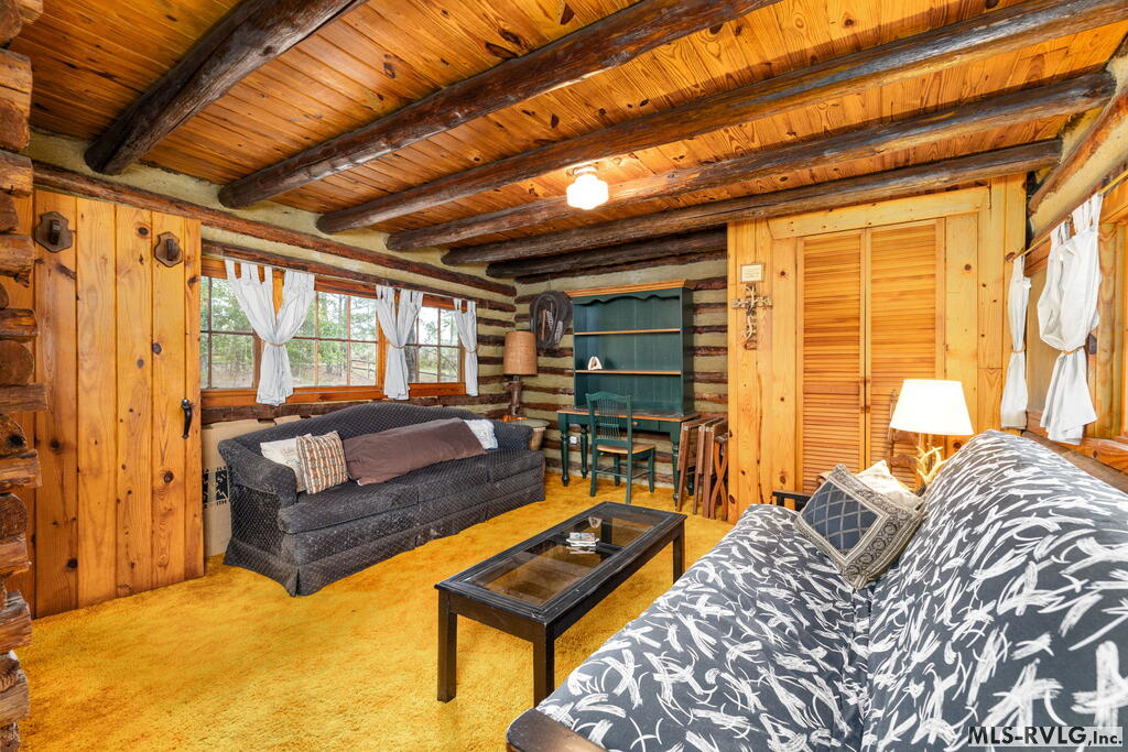 216 Lonsdale Drive Property Photo 3