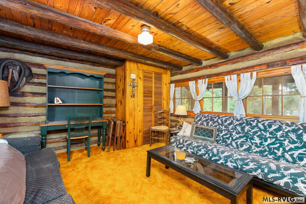 216 Lonsdale Drive Property Photo 4