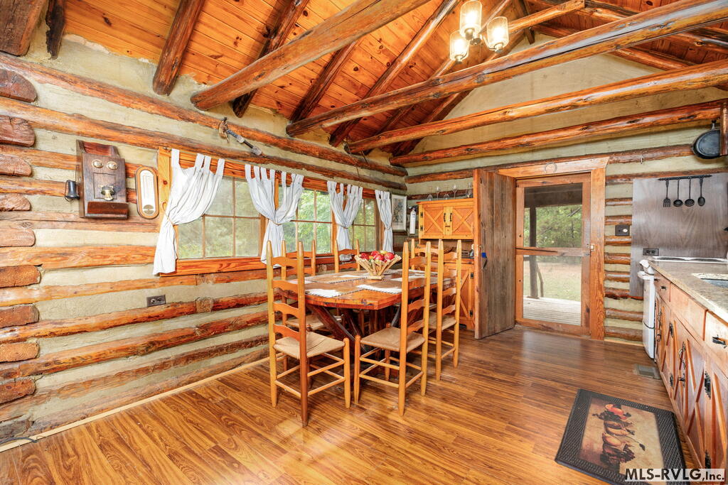 216 Lonsdale Drive Property Photo 13