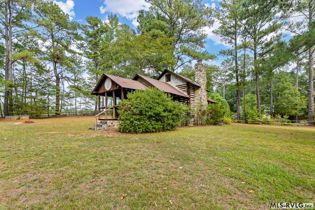 216 Lonsdale Drive Property Photo 16