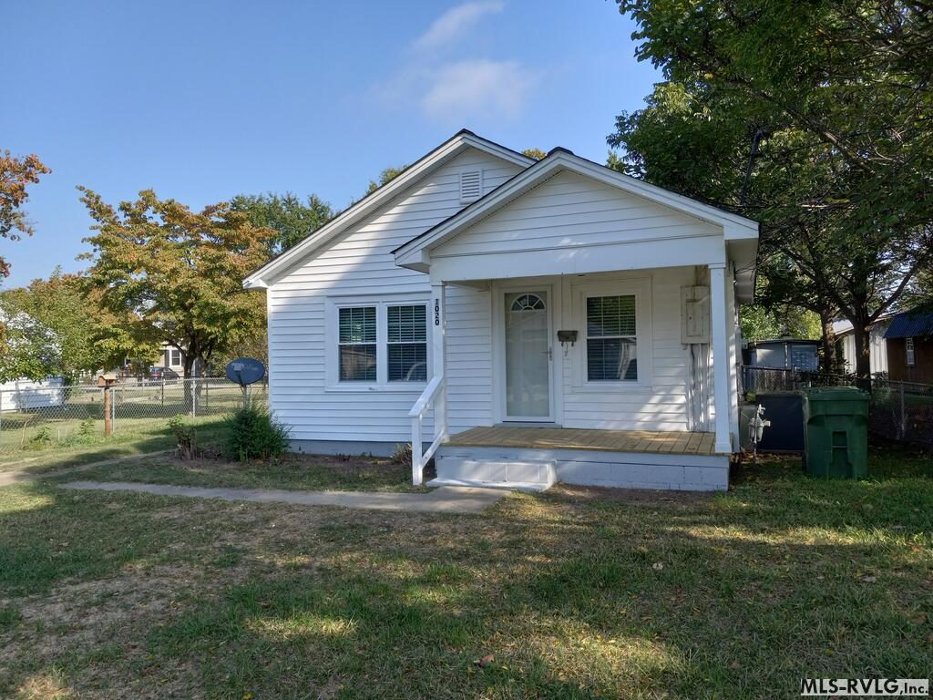 1020 W 8th St Property Photo 1