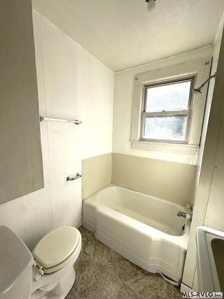 205 W Church St Property Photo 16