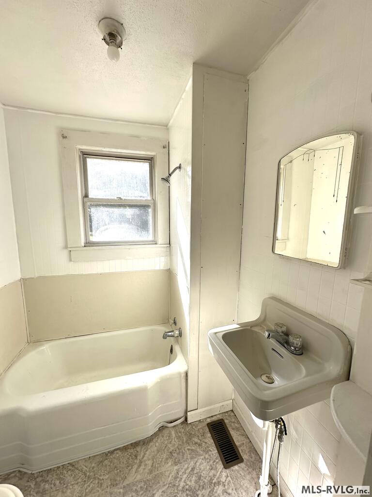 205 W Church St Property Photo 17
