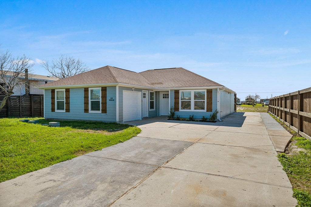 215 W Speckled Trout Property Photo 2