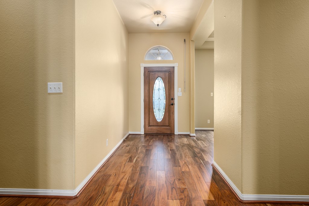 302 Cherry Hills Dr. Property Photo 4