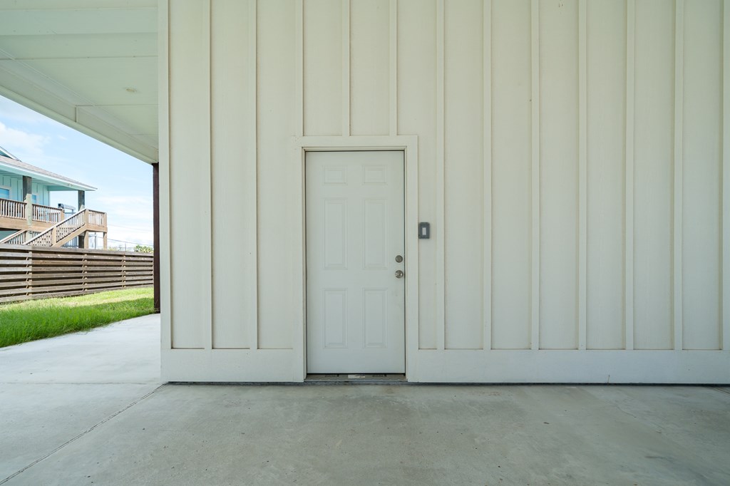 1007 S Live Oak Property Photo 32