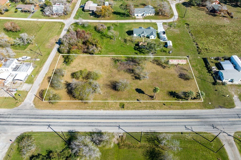 1350 S Main St. Property Photo 8