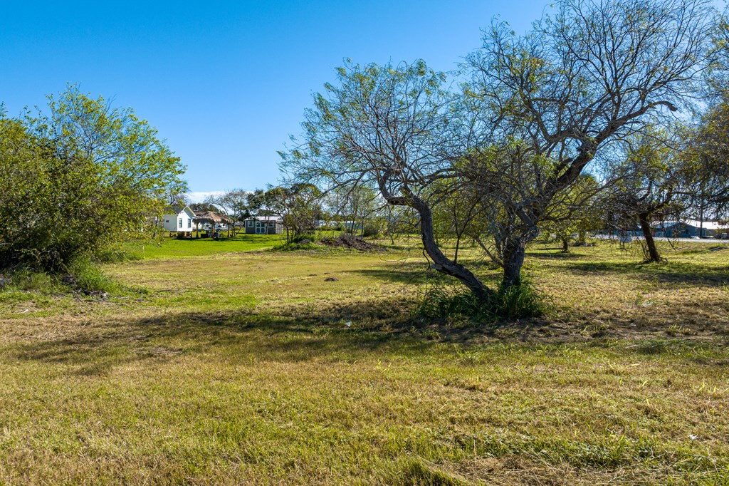 1350 S Main St. Property Photo 16