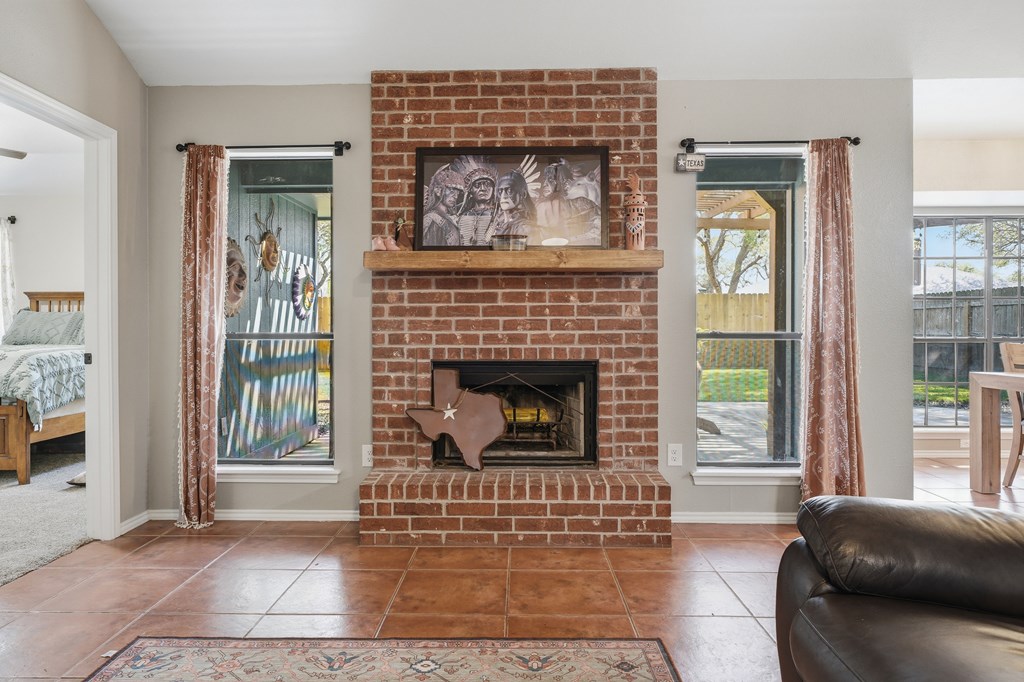 2169 Timberleaf Cir. Property Photo 8