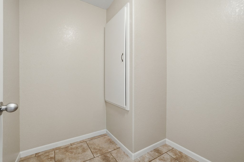464 Sunset Dr. Property Photo 20