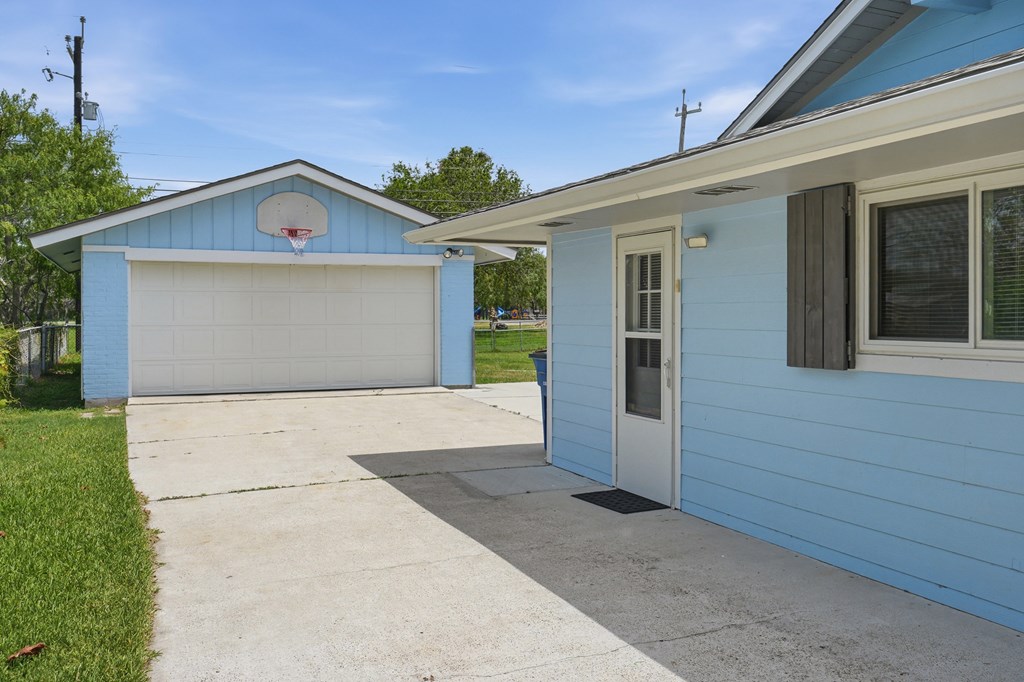 464 Sunset Dr. Property Photo 31