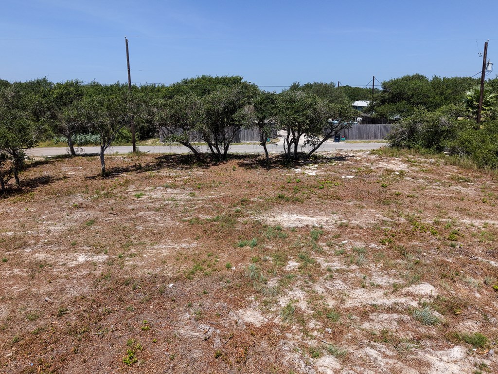 932 Holly Rd. Property Photo 3