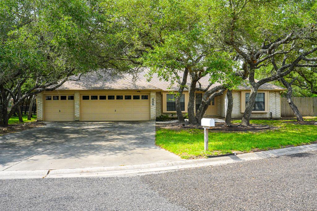 204 Highlands Dr. Property Photo 1