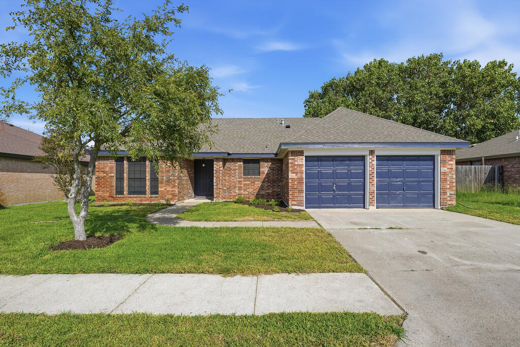 2087 Sabal Dr. Property Photo 1