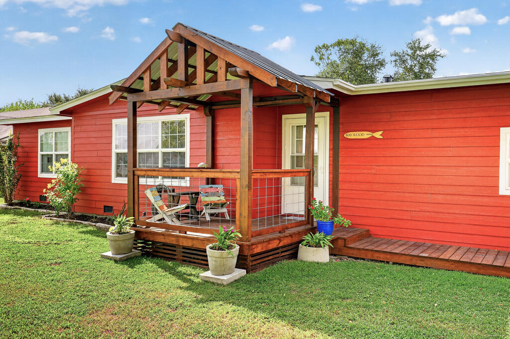 1100 Wood Ave. Property Photo 3