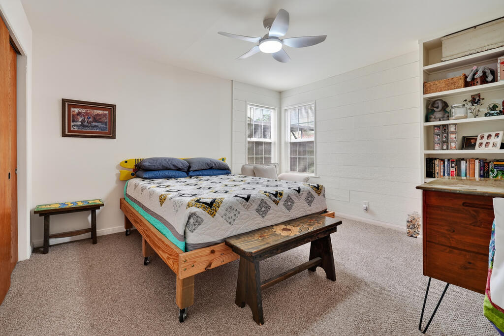 1100 Wood Ave. Property Photo 11