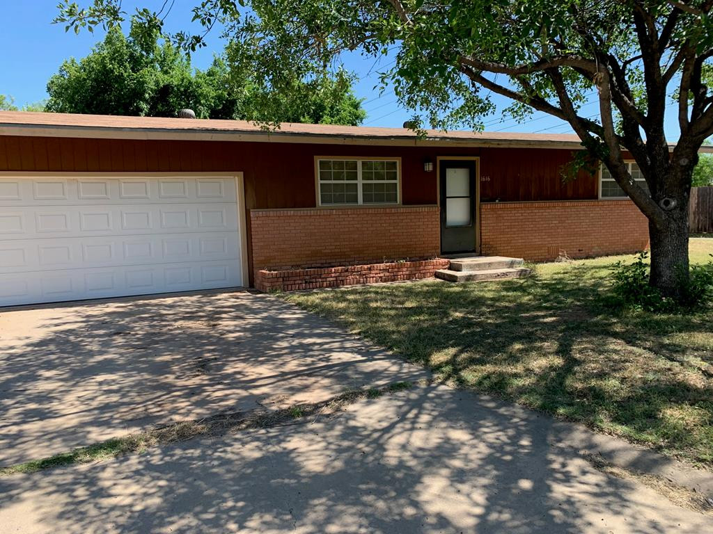 1616 W Ave I Property Photo 1