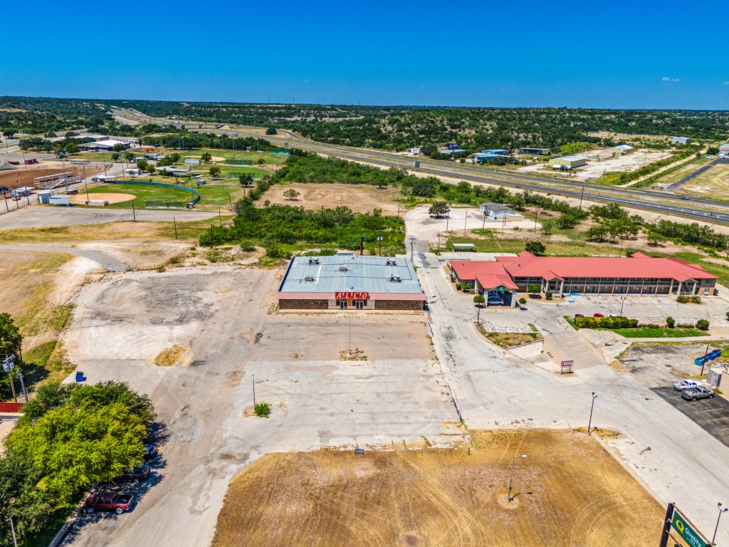 223 N Hwy 277n Property Photo 2