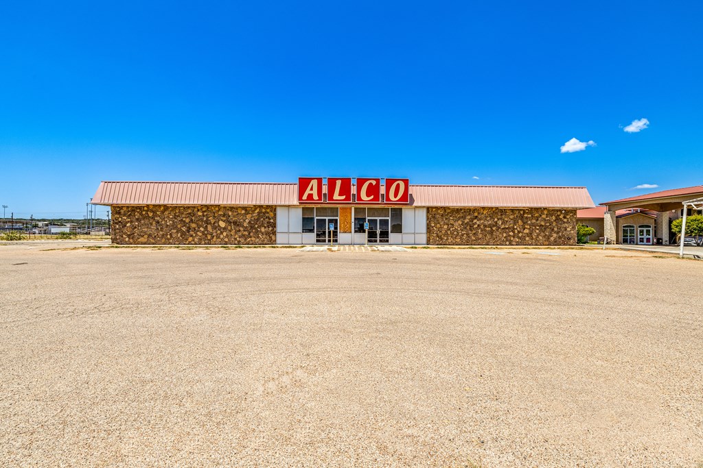 223 N Hwy 277n Property Photo 17