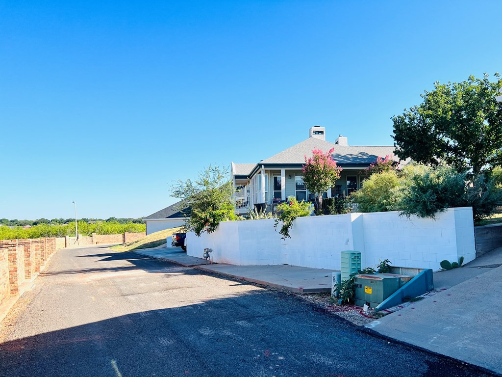 4 Southridge Drive Property Photo 6