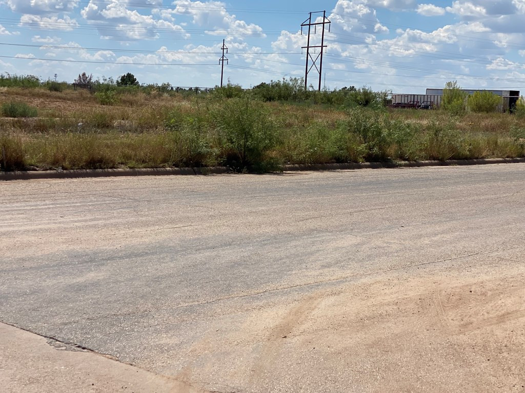 4557 Petro Drive Property Photo 3