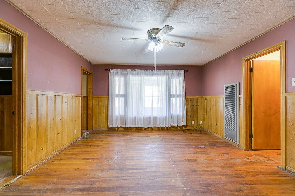 402 N 6th Avenue Property Photo 10