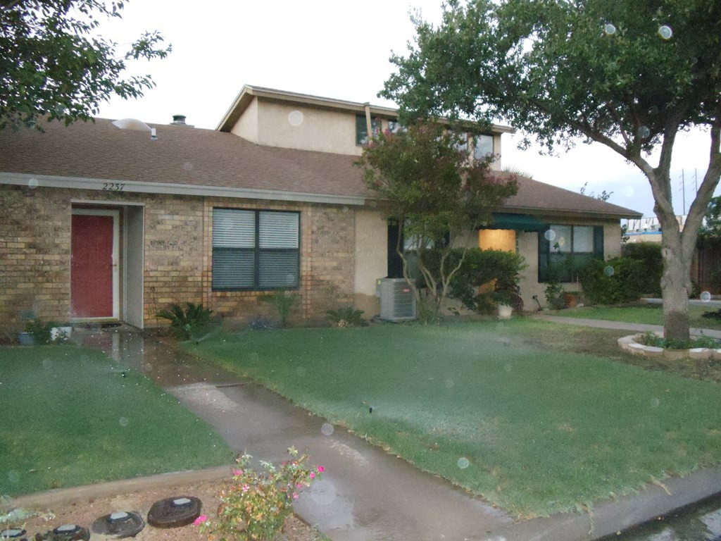 2237 Valleyview Boulevard Property Photo 2