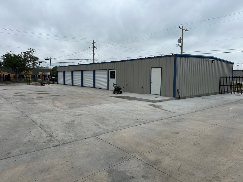 46 E Washington Street Property Photo 8
