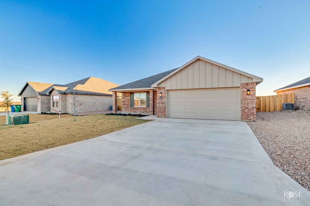 3125 Cedarhill Dr Property Photo 4