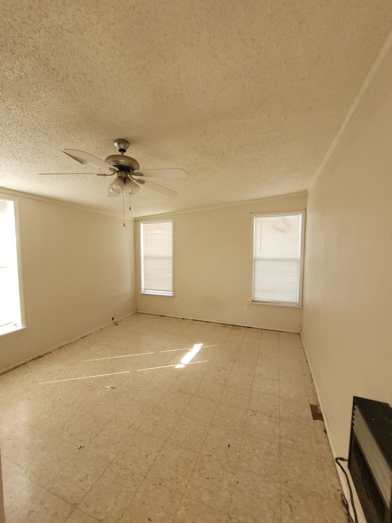 708 N 11th Street Property Photo 8