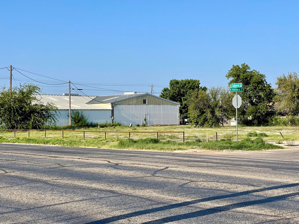 1619 S Chadbourne St Property Photo 3